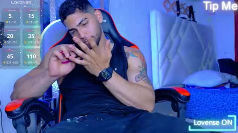 Snapshot of perfec_king00 chatting on November 18, 11:48 pm Jacob online show from November 18, 11:48 pm