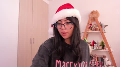 Sarah Ana Banana online show from December 10, 2:28 pm