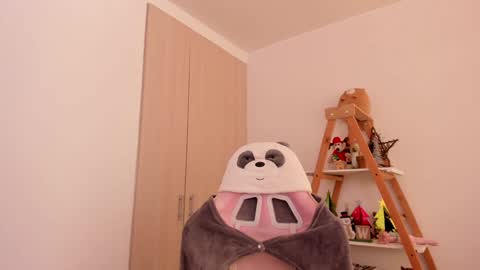 Sarah Ana Banana online show from December 20, 2:27 pm