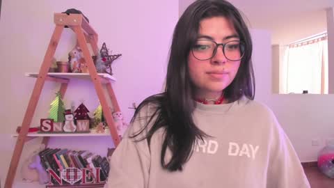 Sarah Ana Banana online show from December 29, 10:25 pm