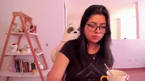 Sarah Ana Banana online show from February 7, 10:20 pm