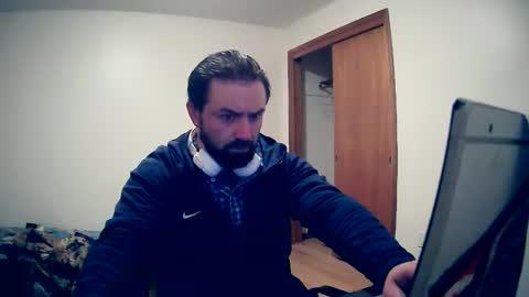 Snapshot of perfectcumfort92 chatting on January 12, 1:44 am perfectcumfort92 online show from January 12, 1:44 am