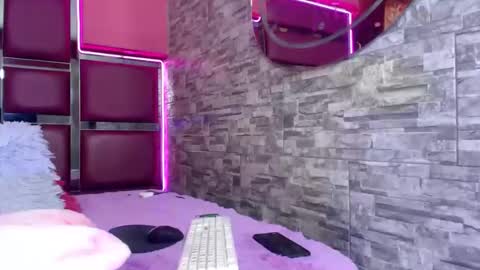 perfectlump online show from January 19, 4:25 pm