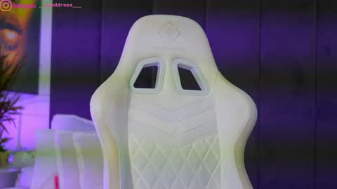 Dee online show from November 26, 4:19 pm