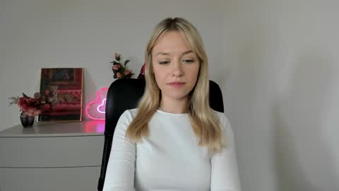 Snapshot of perfectxcindy chatting on December 4, 12:36 pm Cindy online show from December 4, 12:36 pm
