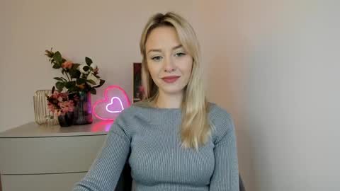 Snapshot of perfectxcindy chatting on December 15, 10:28 am Cindy online show from December 15, 10:28 am