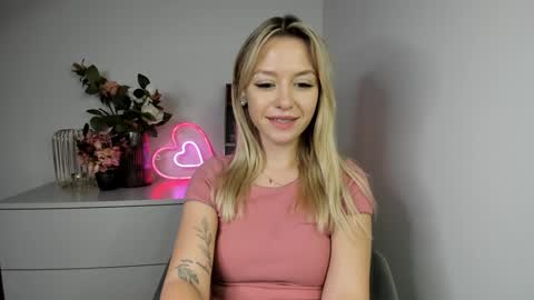 Snapshot of perfectxcindy chatting on December 23, 12:52 pm Cindy online show from December 23, 12:52 pm