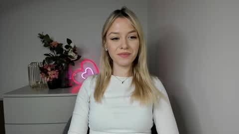 Snapshot of perfectxcindy chatting on December 30, 9:27 am Cindy online show from December 30, 9:27 am