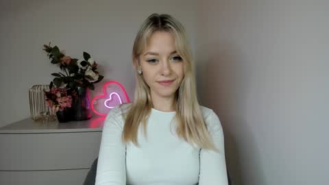 Snapshot of perfectxcindy chatting on January 3, 12:30 pm Cindy online show from January 3, 12:30 pm