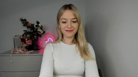 Snapshot of perfectxcindy chatting on January 8, 12:26 pm Cindy online show from January 8, 12:26 pm
