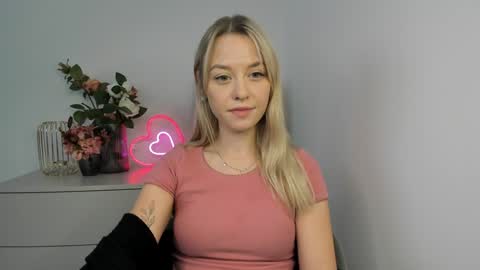 Snapshot of perfectxcindy chatting on January 10, 9:23 am Cindy online show from January 10, 9:23 am