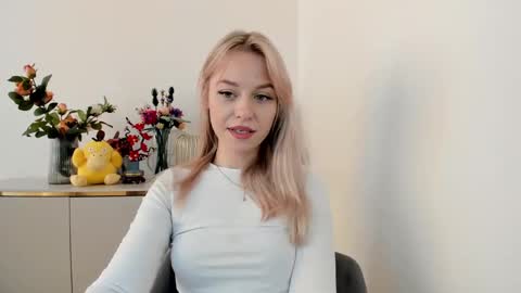 Snapshot of perfectxcindy chatting on February 18, 10:16 am Cindy online show from February 18, 10:16 am