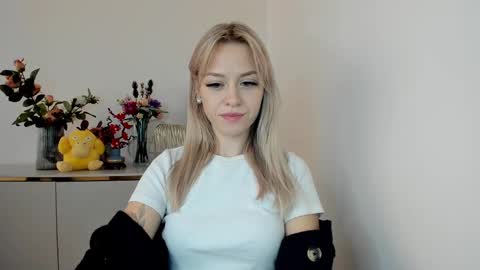 Snapshot of perfectxcindy chatting on February 19, 12:33 pm Cindy online show from February 19, 12:33 pm