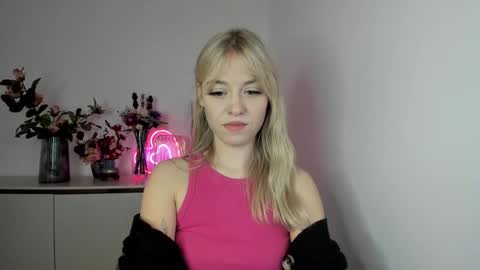 Snapshot of perfectxcindy chatting on February 25, 10:15 am Cindy online show from February 25, 10:15 am
