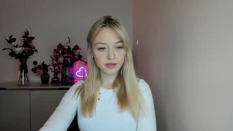 Snapshot of perfectxcindy chatting on March 10, 6:27 am Cindy online show from March 10, 6:27 am