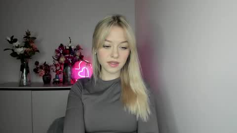Snapshot of perfectxcindy chatting on March 11, 6:32 am Cindy online show from March 11, 6:32 am