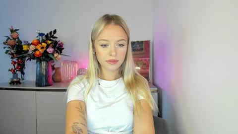 Snapshot of perfectxcindy chatting on September 11, 5:29 am Cindy online show from September 11, 5:29 am