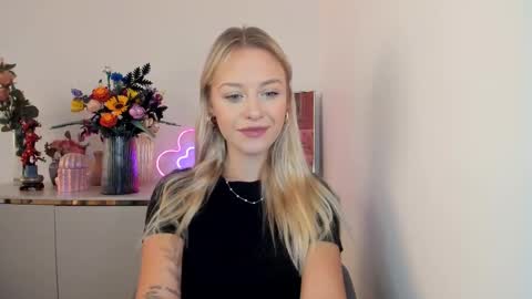 Snapshot of perfectxcindy chatting on September 23, 5:32 am Cindy online show from September 23, 5:32 am