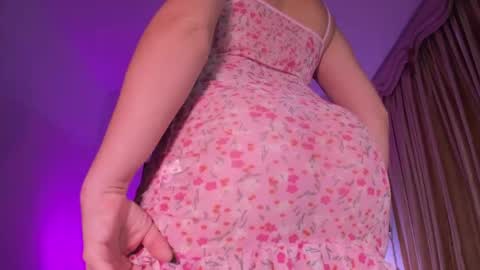 Perla online show from May 7, 1:55 am