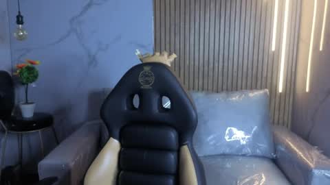 perla_lovely online show from May 27, 12:24 pm
