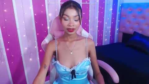 Perla online show from February 27, 5:35 pm