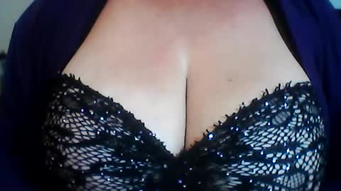 Snapshot of perlita070822 chatting on June 25, 4:23 am perlita070822 online show from June 25, 4:23 am