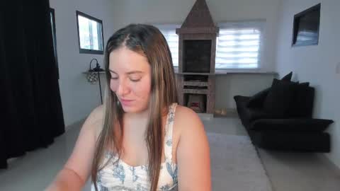 Snapshot of persefone_saira chatting on March 6, 12:19 pm Marie online show from March 6, 12:19 pm