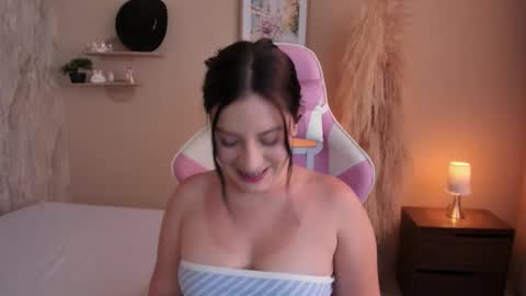 Snapshot of persefone_saira chatting on February 21, 8:21 pm Marie online show from February 21, 8:21 pm