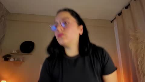 Snapshot of persefone_saira chatting on March 5, 11:06 am Marie online show from March 5, 11:06 am