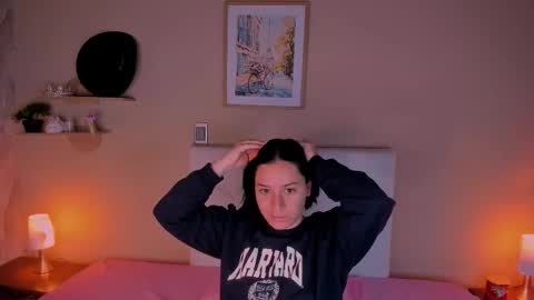 Snapshot of persefone_saira chatting on March 14, 11:04 am Marie online show from March 14, 11:04 am