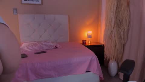 Snapshot of persefone_saira chatting on March 20, 11:15 am Marie online show from March 20, 11:15 am