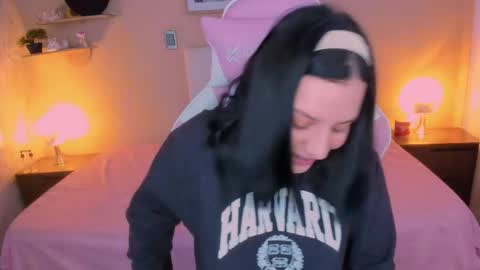 Snapshot of persefone_saira chatting on March 21, 11:26 am Marie online show from March 21, 11:26 am