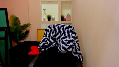 Snapshot of persinaky chatting on September 27, 5:34 am horror flying on the wings of the night.... online show from September 27, 5:34 am