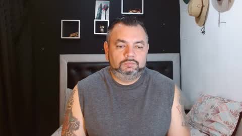 Carlos online show from February 4, 2:07 am