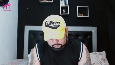 Carlos online show from February 22, 1:44 am