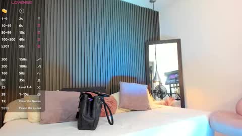 Lizza online show from November 19, 11:32 am