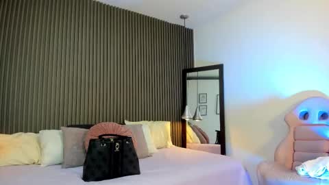 Lizza online show from November 22, 11:31 am