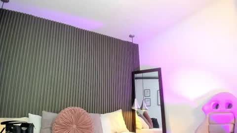 Lizza online show from November 28, 10:51 am