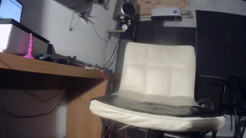 kinkypervxxx online show from October 6, 9:45 pm