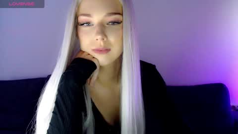 Snapshot of pervyblonde chatting on January 10, 6:53 am Isabella online show from January 10, 6:53 am