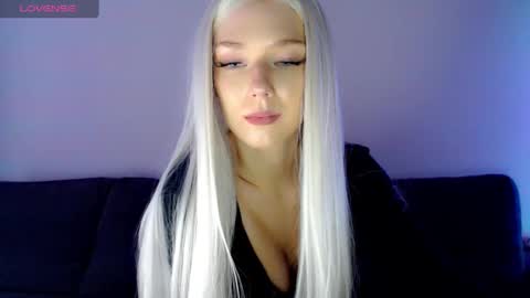 Snapshot of pervyblonde chatting on January 21, 4:05 pm Isabella online show from January 21, 4:05 pm