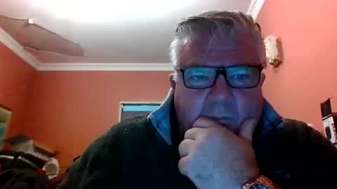 Snapshot of pete112991 chatting on October 22, 12:05 pm pete112991 online show from October 22, 12:05 pm