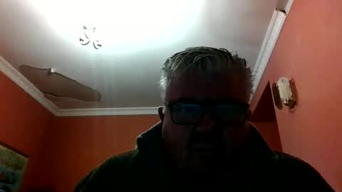 Snapshot of pete112991 chatting on December 21, 12:23 pm pete112991 online show from December 21, 12:23 pm