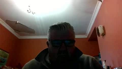 Snapshot of pete112991 chatting on April 6, 2:18 pm pete112991 online show from April 6, 2:18 pm