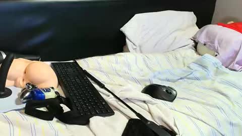 peter196888 online show from May 15, 3:30 pm