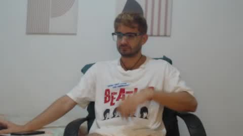 Snapshot of peter_x_annaud chatting on April 18, 11:14 am FELIPE online show from April 18, 11:14 am