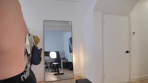 Snapshot of peterparkerrxox chatting on November 19, 6:52 pm Peter Parker online show from November 19, 6:52 pm