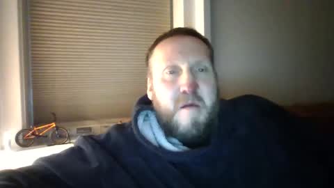 Snapshot of peterpeters443 chatting on January 8, 2:03 am jelle online show from January 8, 2:03 am