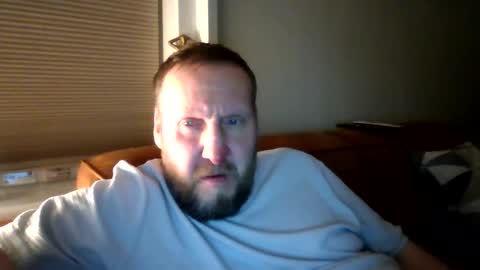 Snapshot of peterpeters443 chatting on January 11, 1:32 am jelle online show from January 11, 1:32 am