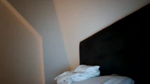 Snapshot of peterpeters443 chatting on March 12, 11:00 pm jelle online show from March 12, 11:00 pm